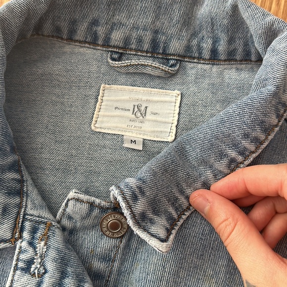 Distressed Cropped Denim Jacket (M) - Picture 5 of 8